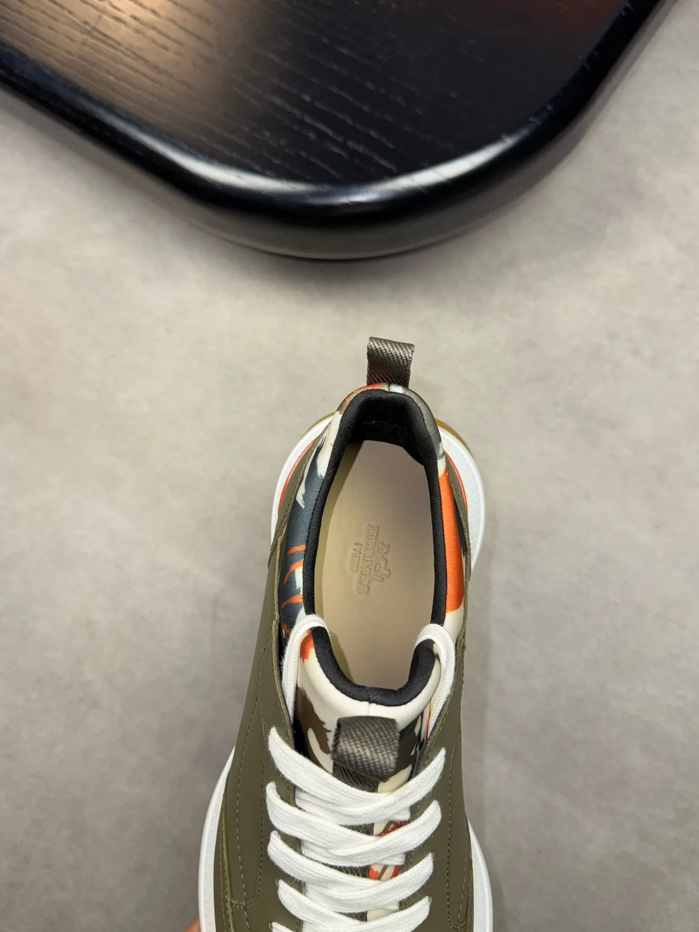 [HERMES] Hermès men's shoes💰560💰 - High-end quality original casual sports shoes - Upper: 🔝Nappa calfskin, high-grade elastic cloth, brand webbing - Lining: elastic cloth, foot pad; water-dyed cowhide - Outsole: ultra-light T men's shoes 💰U foam rubber; two-color molded outsole -Ultra-high quality control and fine workmanship: outstanding (high-end, extravagance, grade) -Size: 39-44 (38, 45, can be customized)